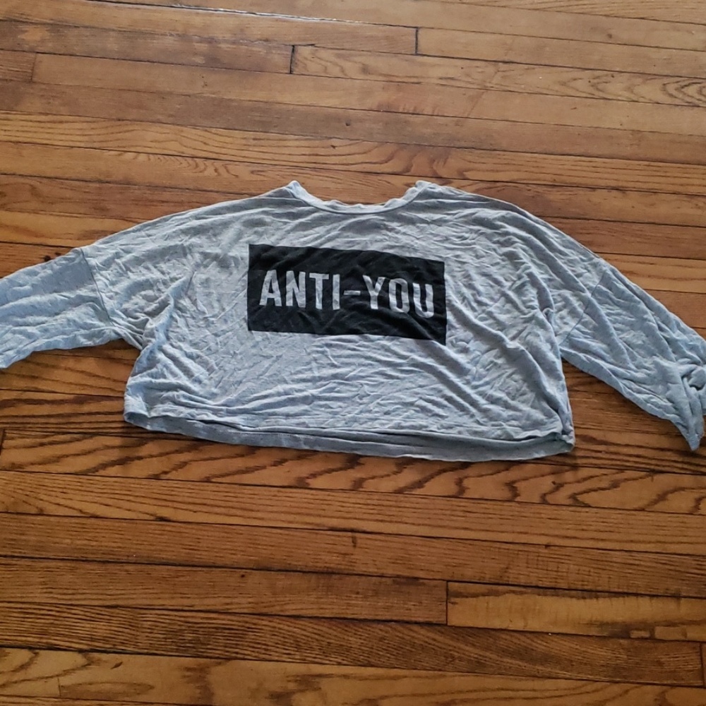 Grey crop top shirt